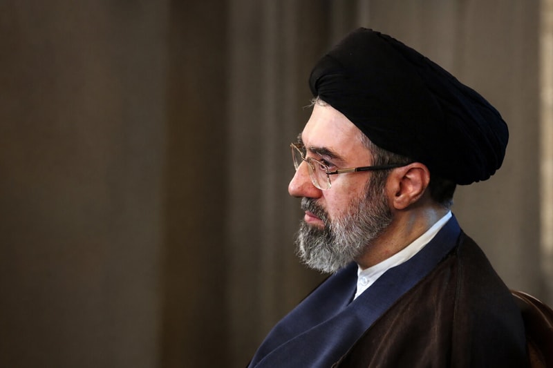 تصویر: رهبر معظم انقلاب: ایران به دورانی که دشمن آرزویش را دارد باز نمی‌گردد