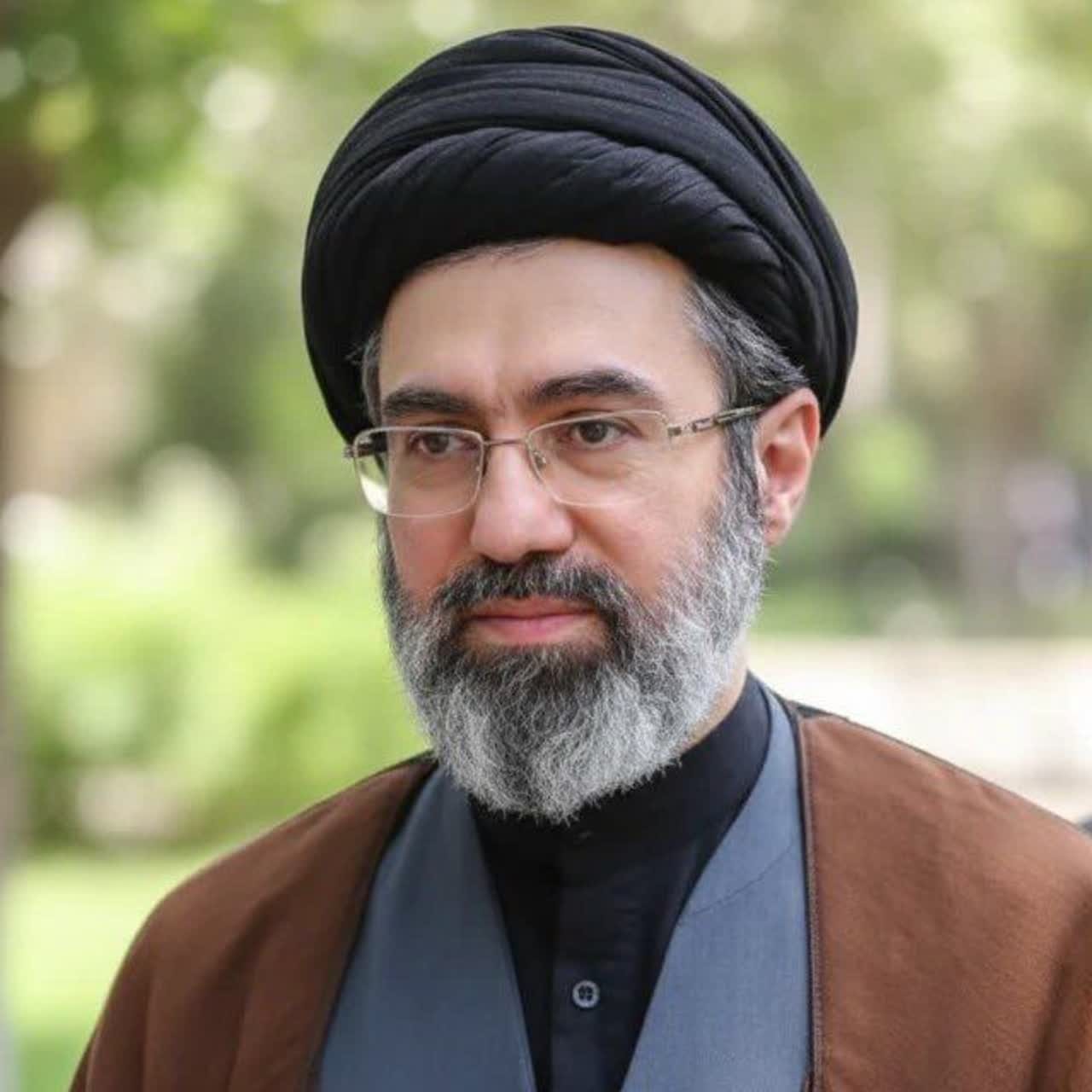تصویر: بیعت مجمع مراکز پاسخ‌گویی دینی با رهبر معظم انقلاب آیت الله سیدمجتبی خامنه‌ای(دام ظله العالی)